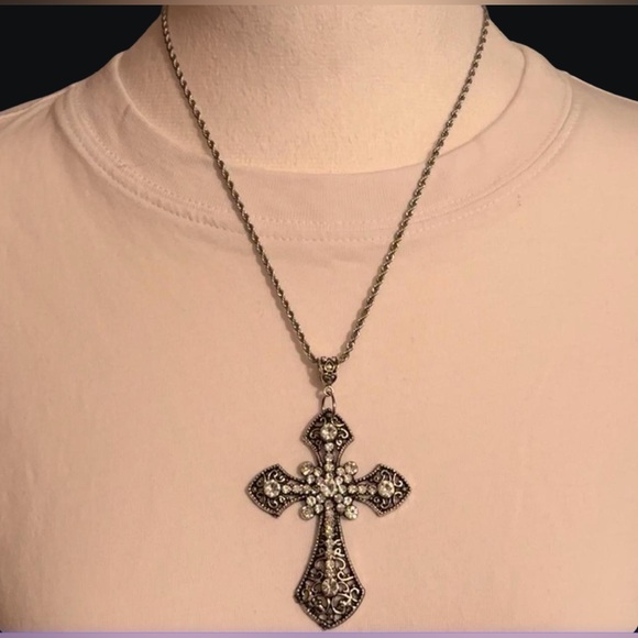 Victorian Goth Silver Statement Cross Necklace Big Large Crystals Brand New - Picture 3 of 16